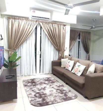 Dperdana -Dinies Pool,Wifi, Centre Of Kota Bharu, 4-5 Pax Apartment Exterior foto