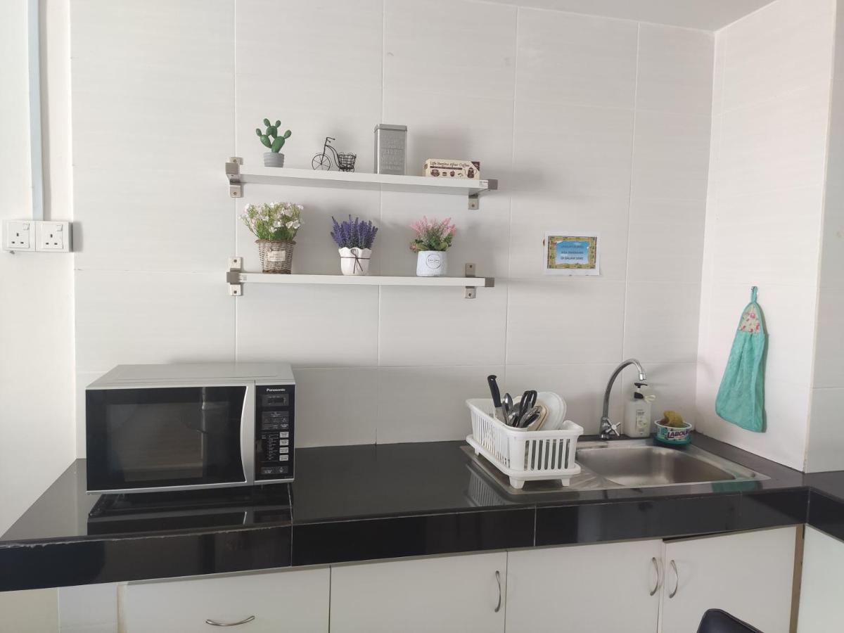 Dperdana -Dinies Pool,Wifi, Centre Of Kota Bharu, 4-5 Pax Apartment Exterior foto