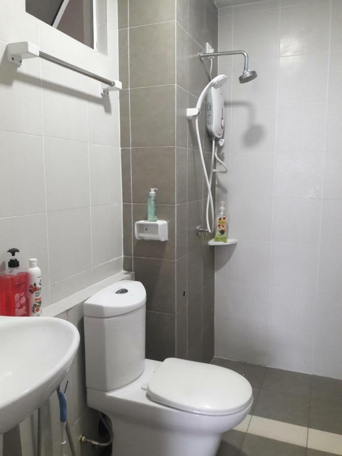 Dperdana -Dinies Pool,Wifi, Centre Of Kota Bharu, 4-5 Pax Apartment Exterior foto