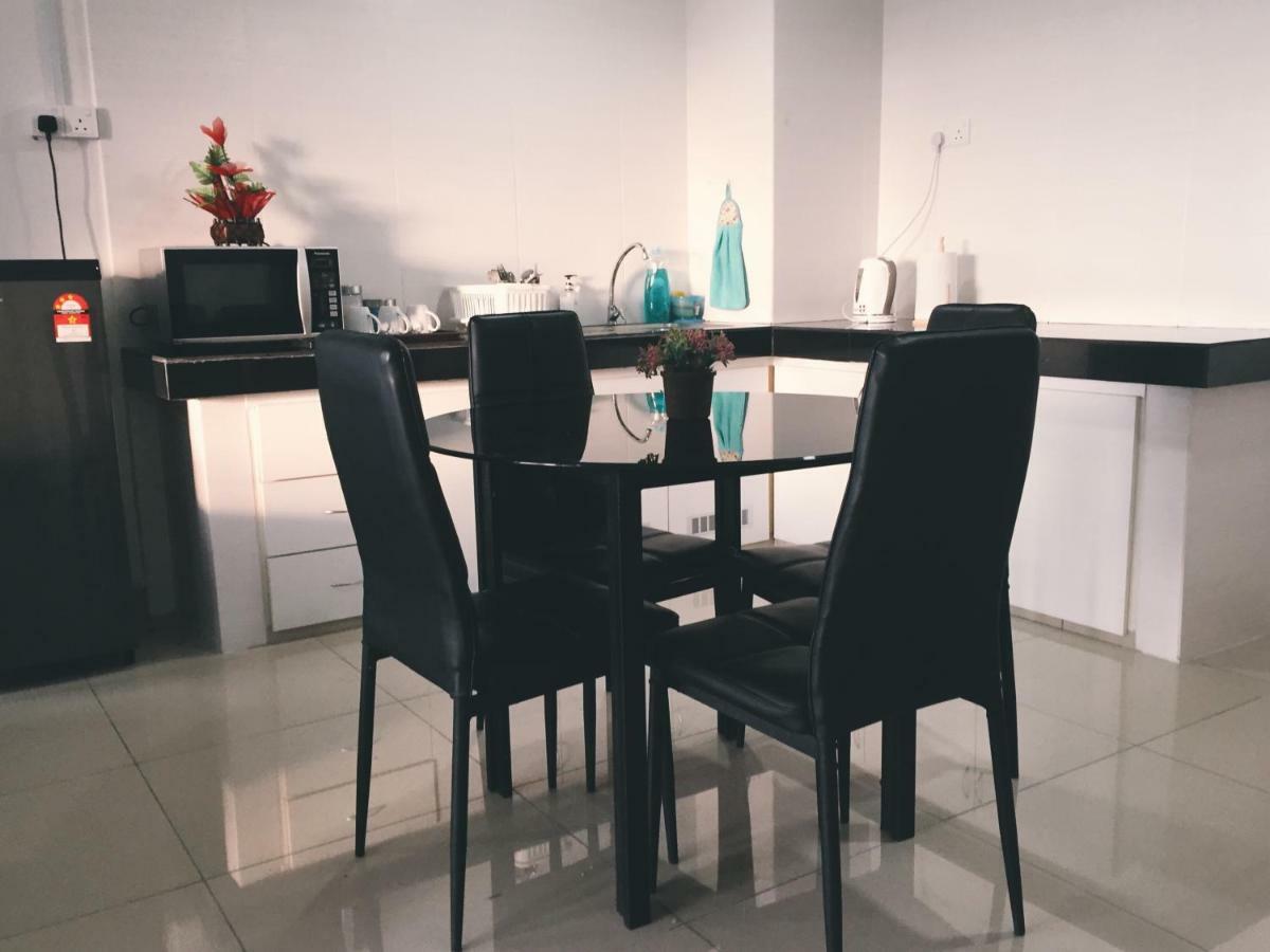 Dperdana -Dinies Pool,Wifi, Centre Of Kota Bharu, 4-5 Pax Apartment Exterior foto