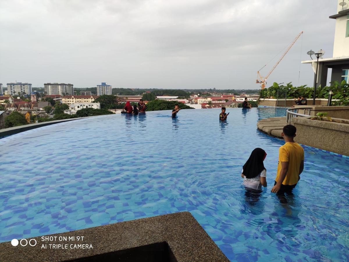 Dperdana -Dinies Pool,Wifi, Centre Of Kota Bharu, 4-5 Pax Apartment Exterior foto